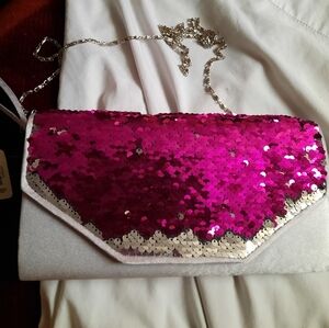 NWT GLAM SASSY EVENING SEQUIN CLUTCH SHOULDER CROSSBODY BAG SILVER